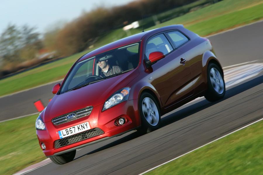  Kia pro_cee&rsquo;d 2008 года  (фото 39 из 182)